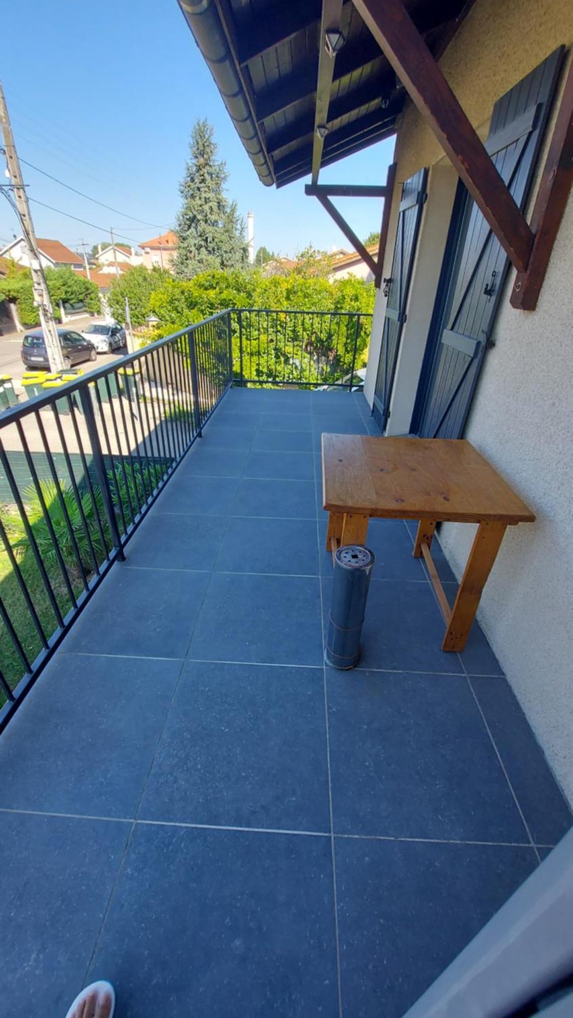 K&N - Maison A Partager Avec D'Autres Voyageurs - Chambre Privee - Jardin - Balcon Vaulx-en-Velin Eksteriør bilde